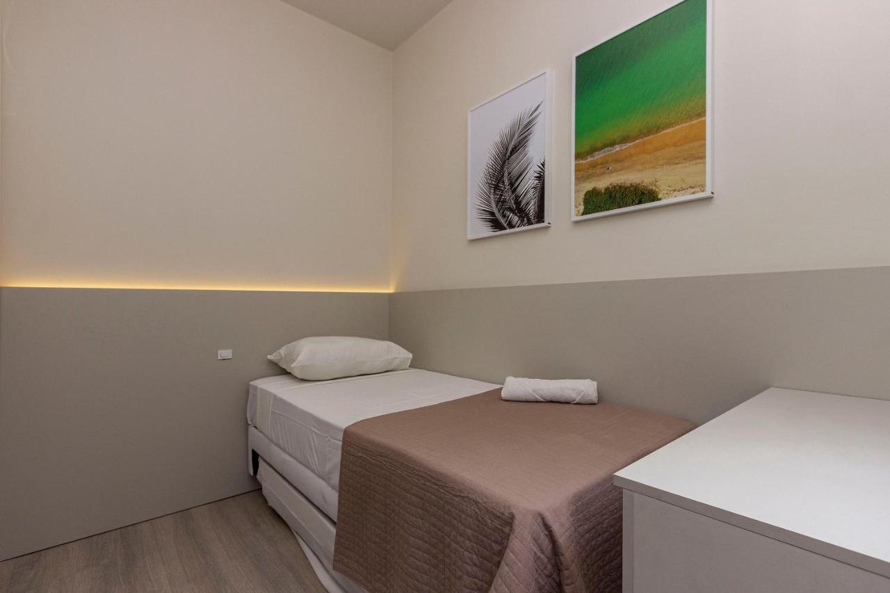 Punta Blu 101-9 - Apartamento De Alto Padrao Em Condominio Exclusivo, Quadra Poliesportiva - Piscina - Portaria 24H. Bombinhas Exterior photo
